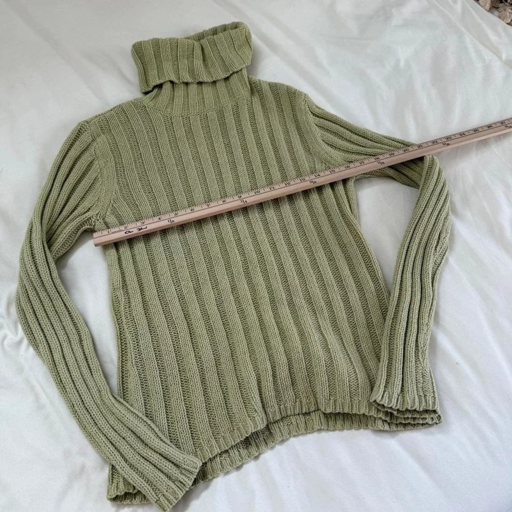 Green turtleneck sweater ‎ Y2K green ribbed turtleneck sweater liz claiborne